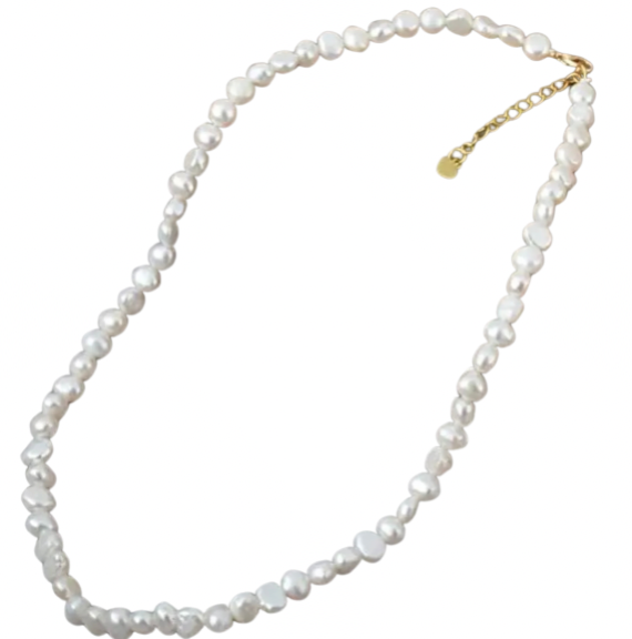 The baroque pearl necklace
