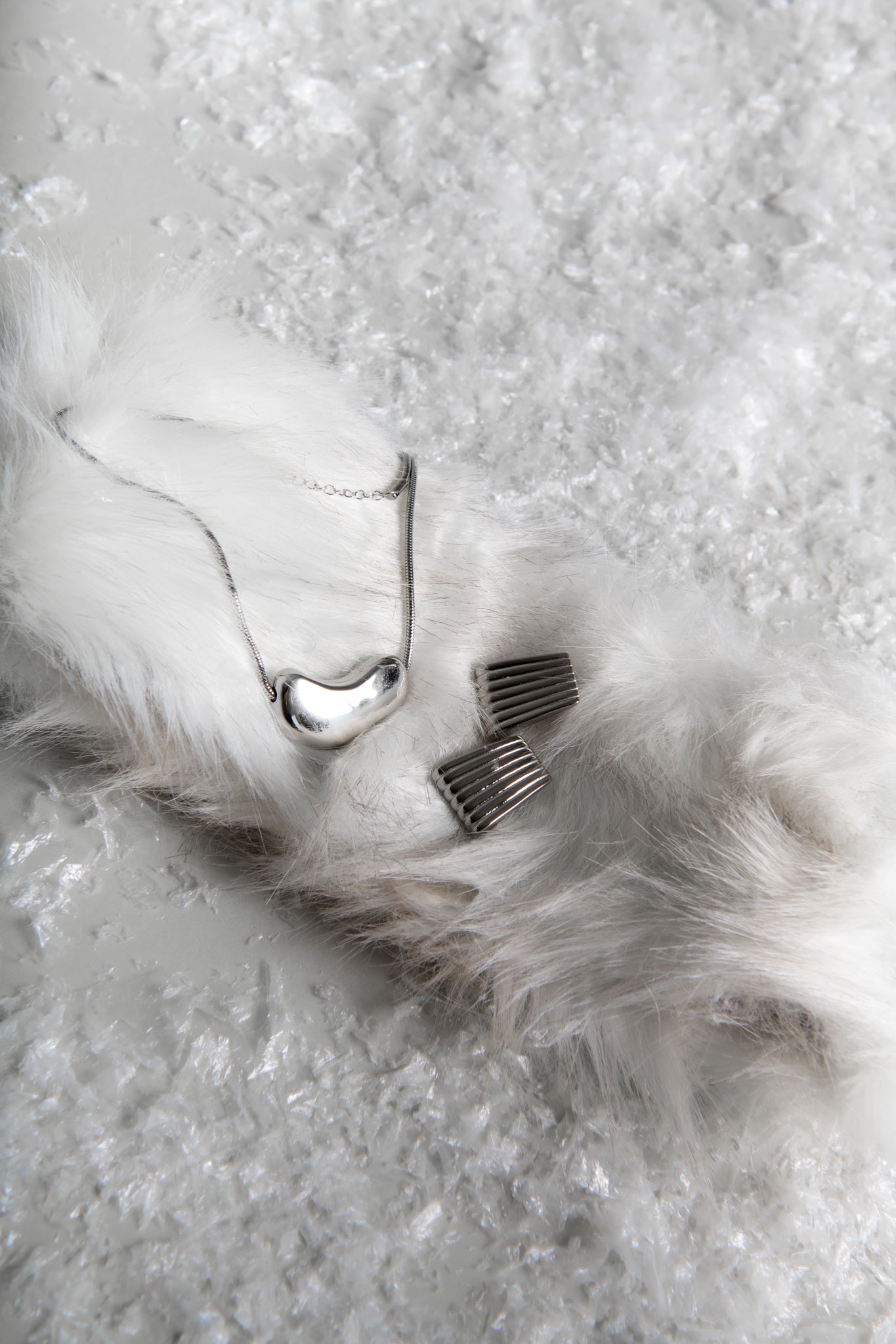 The Silver Ribbed Earrings